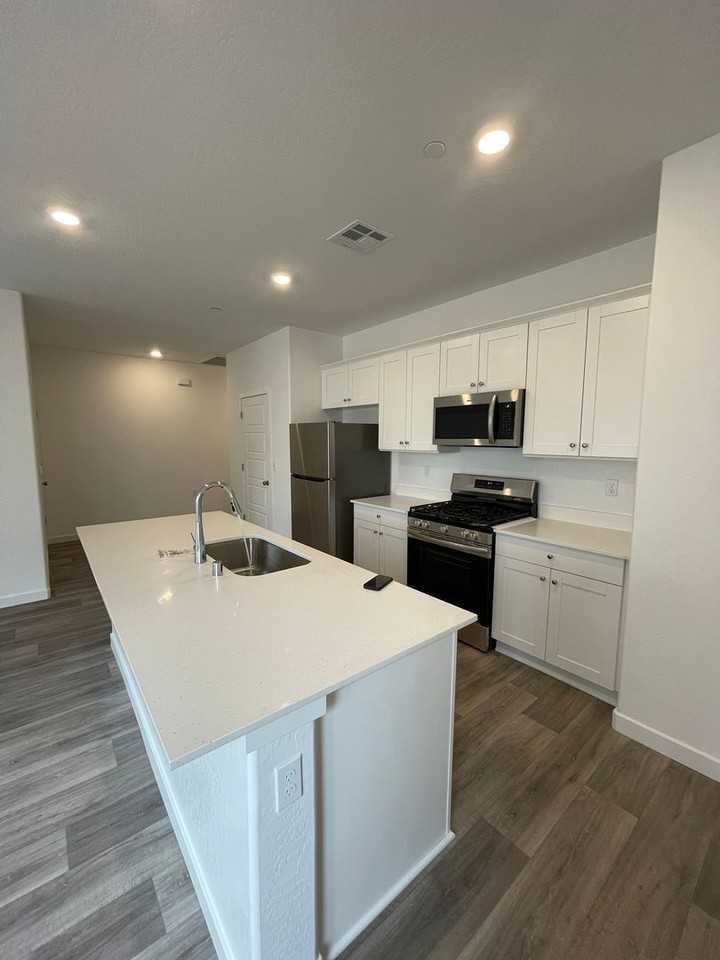 6203 E Giavanna Ave - Photo 7 of 28