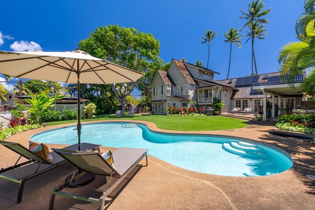 4584 Kahala Ave - Photo 2 of 37