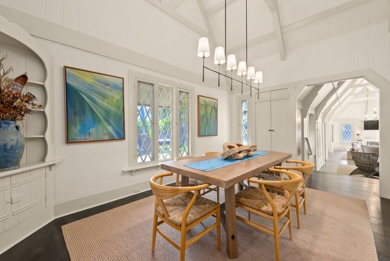 4584 Kahala Ave - Photo 5 of 37