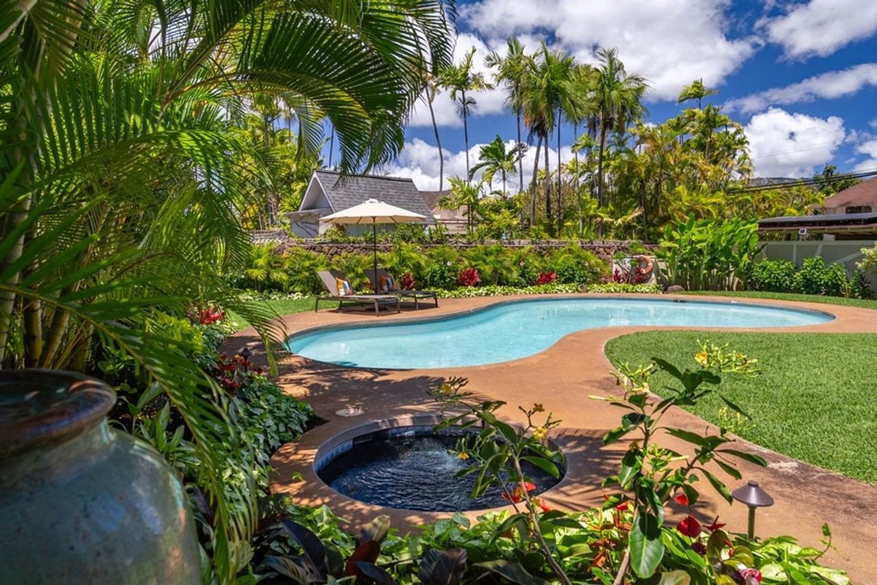 4584 Kahala Ave - Photo 7 of 37