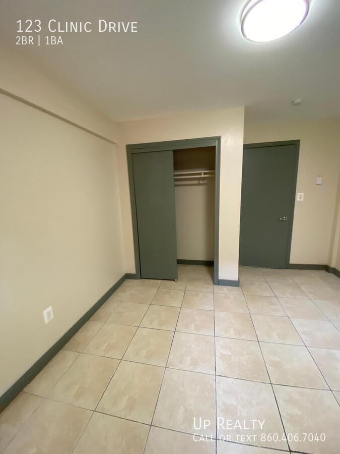 123 Clinic Dr - Photo 3 of 10