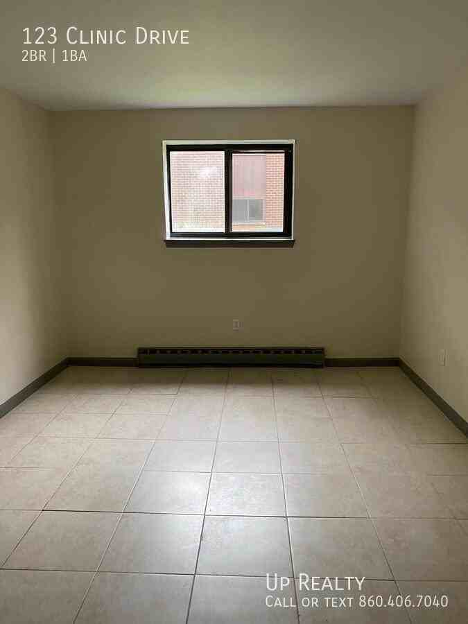 123 Clinic Dr - Photo 4 of 10