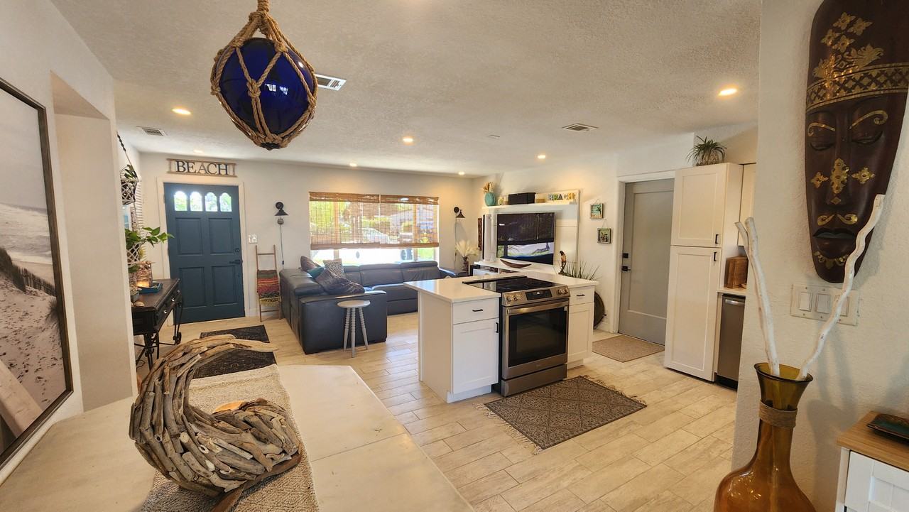 181 E Claridge St #NA - Photo 2 of 26