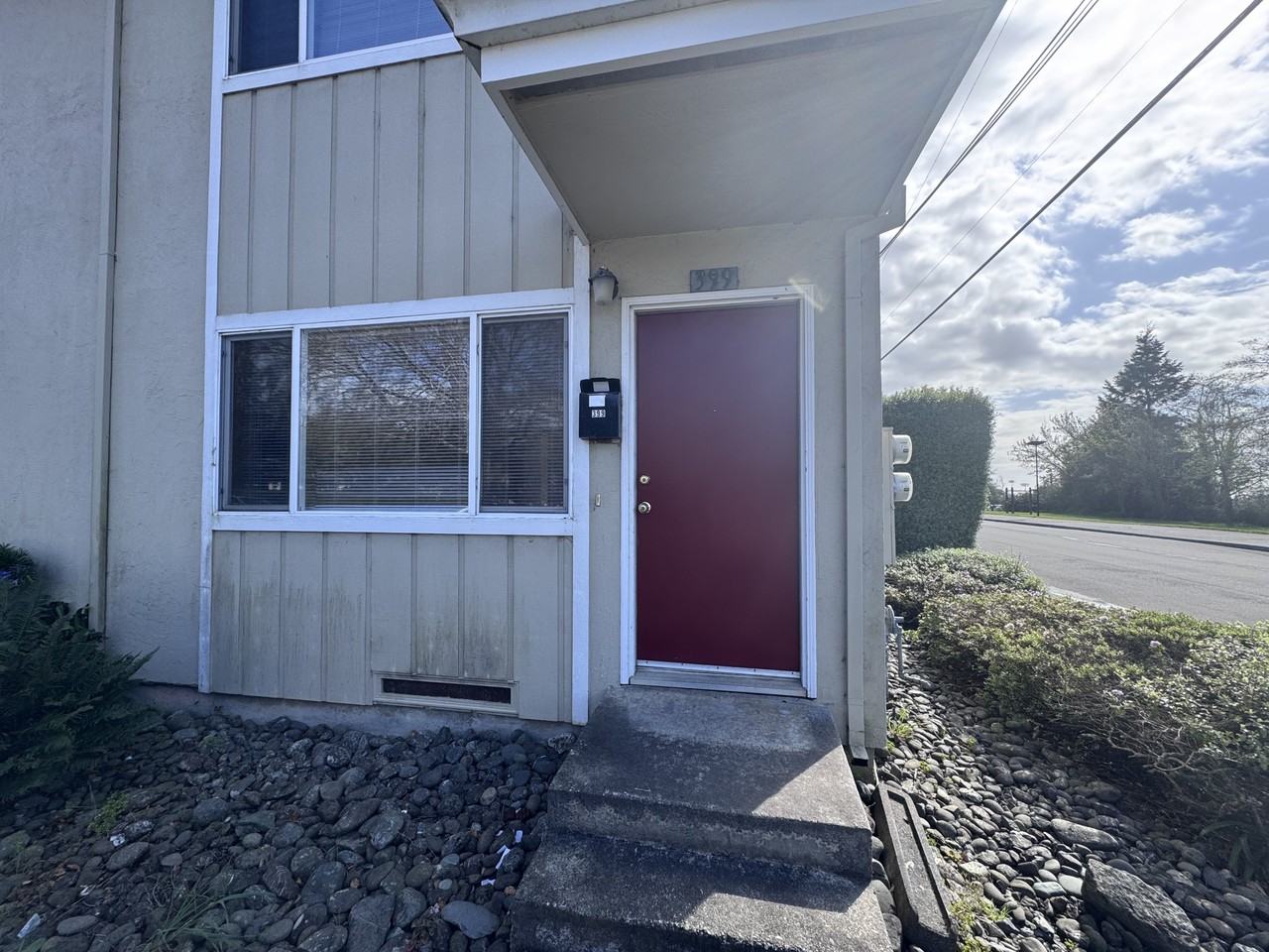 399 12th St - Photo 2 of 21