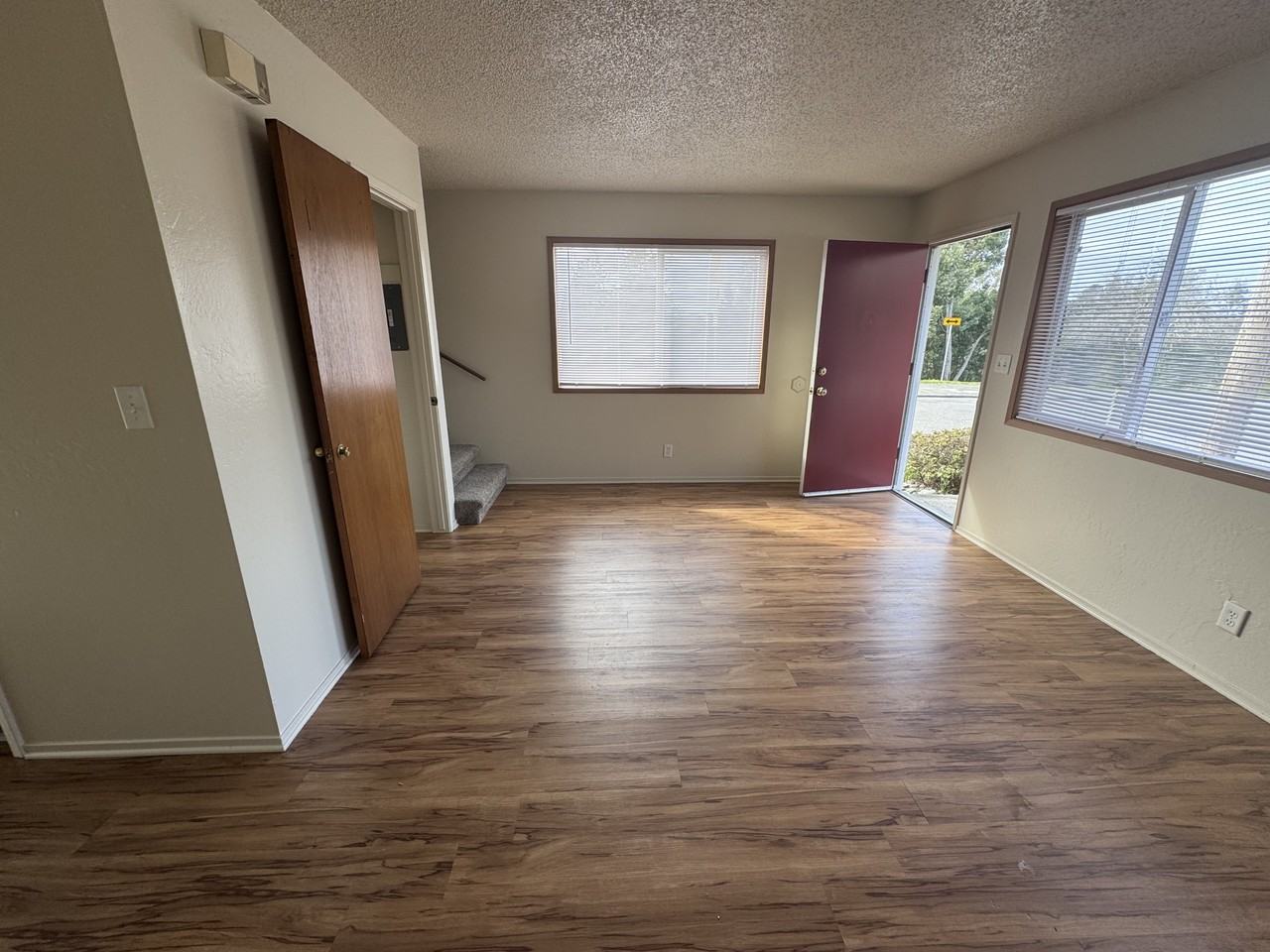 399 12th St - Photo 4 of 21
