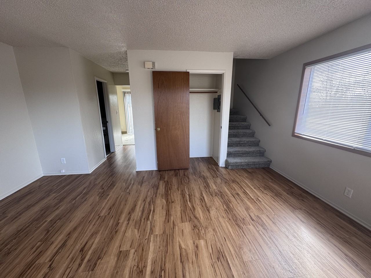 399 12th St - Photo 5 of 21
