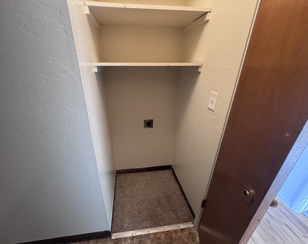 399 12th St - Photo 6 of 21