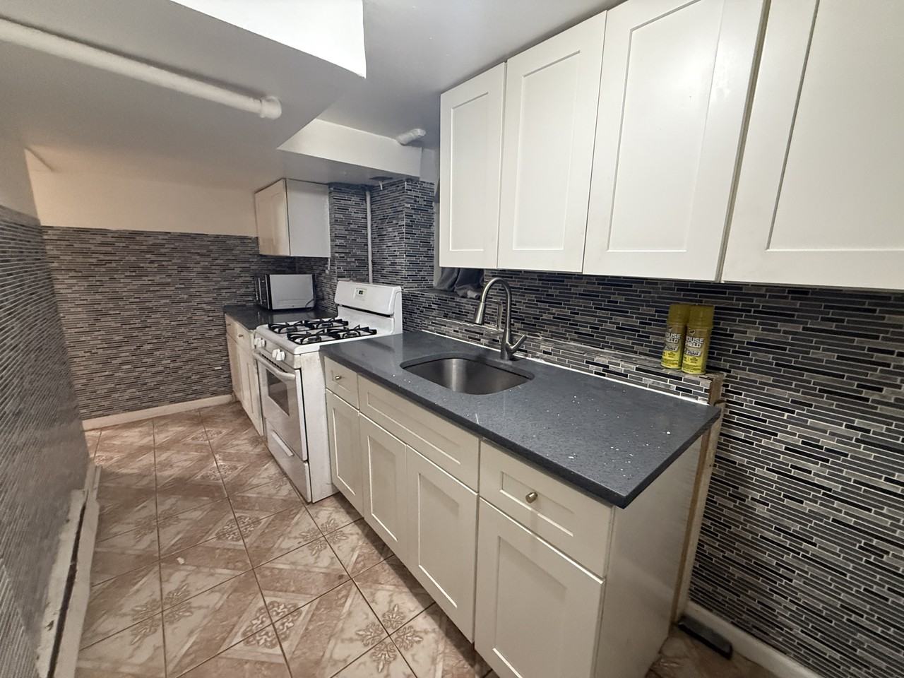 846 Olmstead Ave - Photo 3 of 9