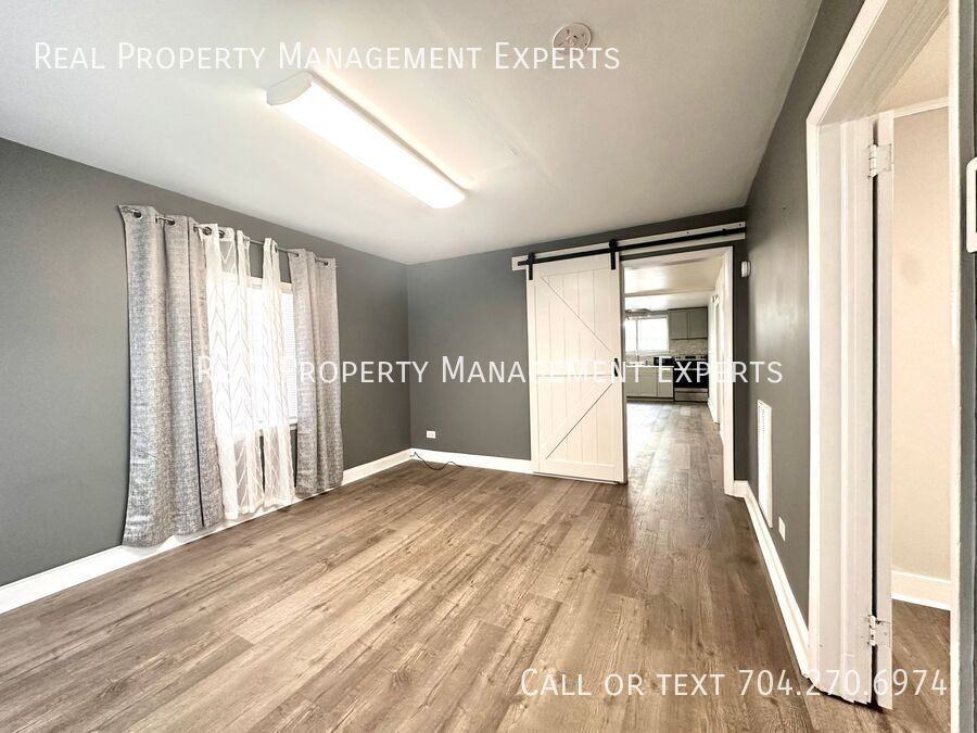 2800 Eastway Dr - Photo 6 of 15