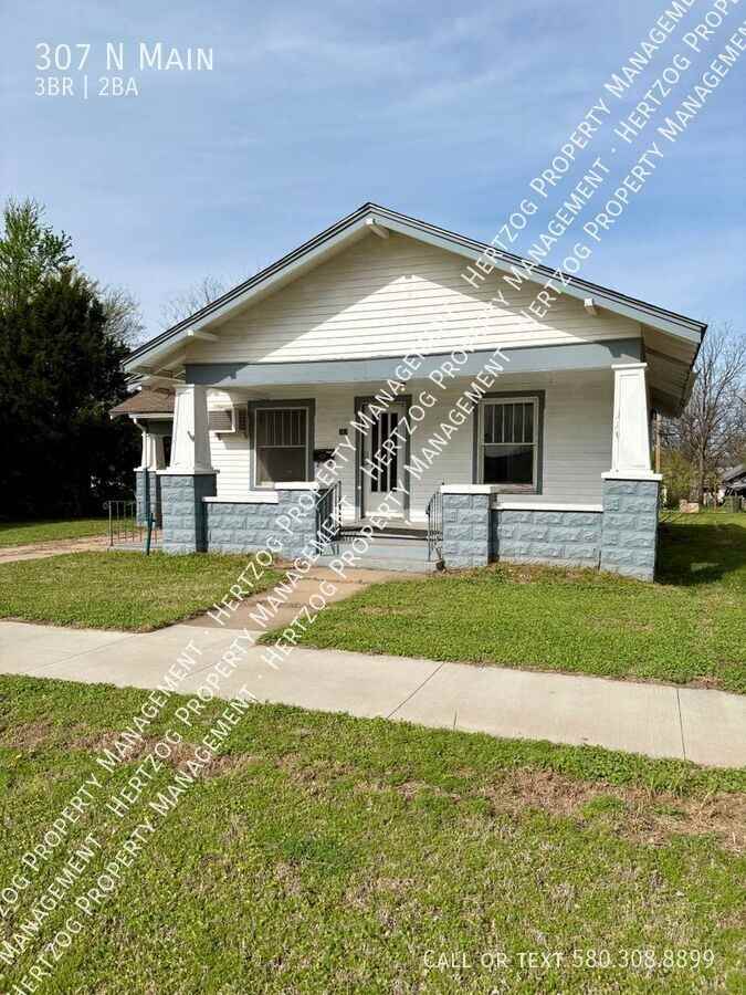 307 N Main St - Photo 2 of 34