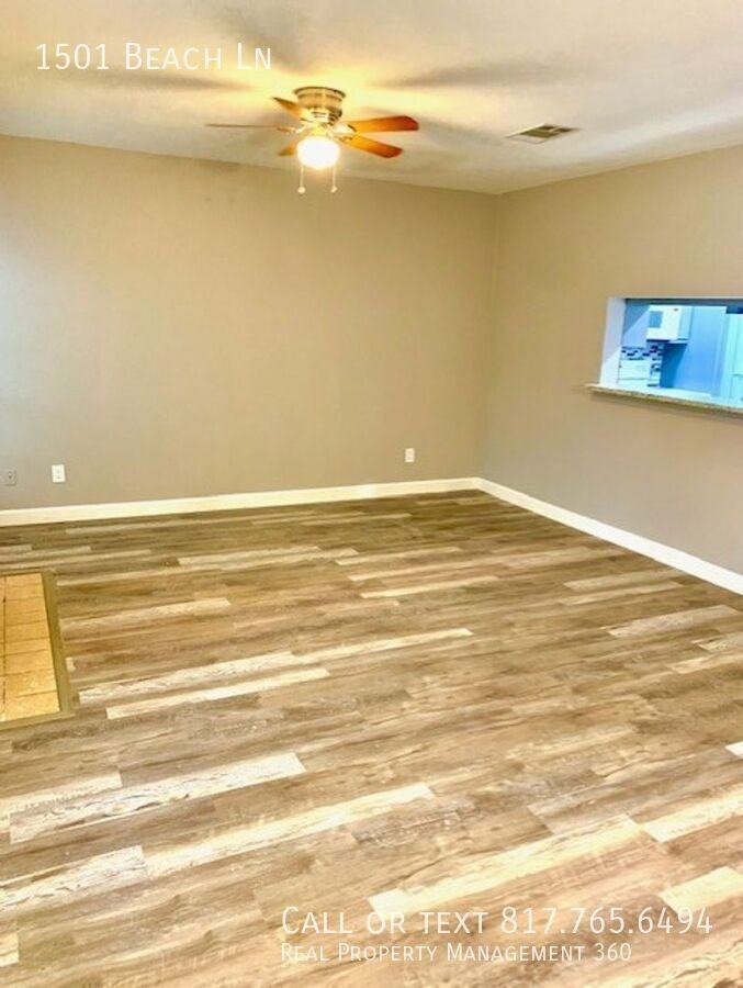 1501 Beach Lane - Photo 4 of 12