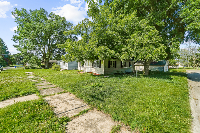 400 S Georgia St - Photo 2 of 25