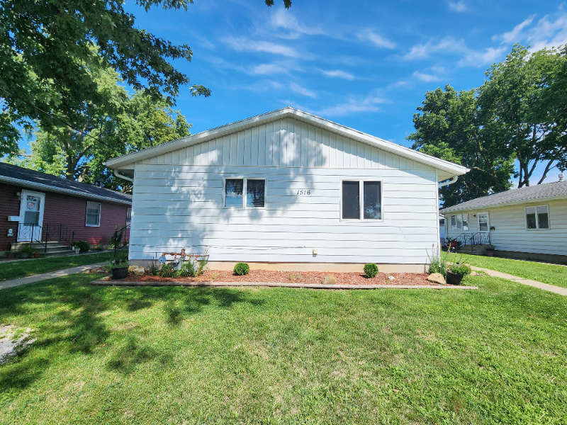 1516 Sycamore Street #A - Photo 3 of 14