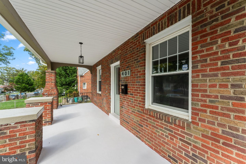 401 71st St - Photo 2 of 20