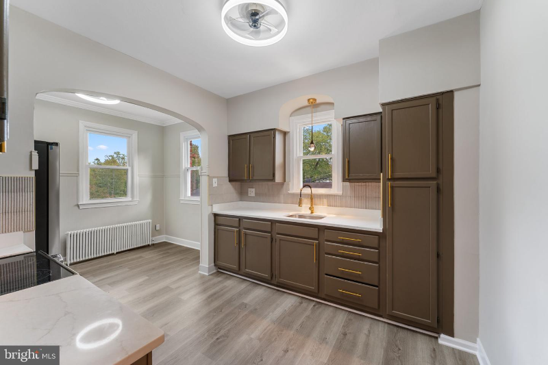 401 71st St - Photo 3 of 20