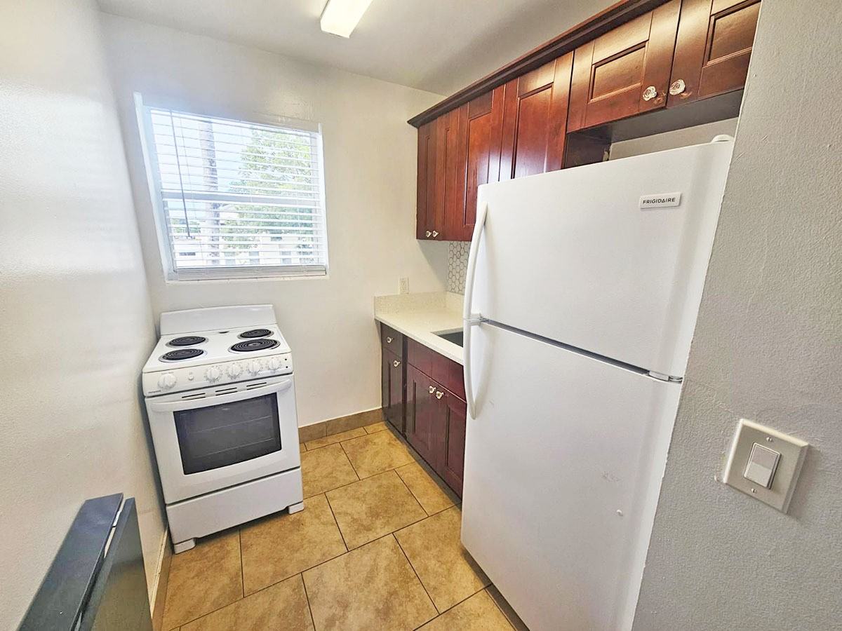 2915 Broadway - Photo 2 of 19