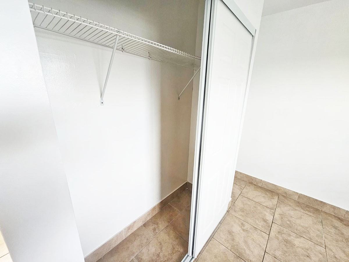 2915 Broadway - Photo 5 of 19