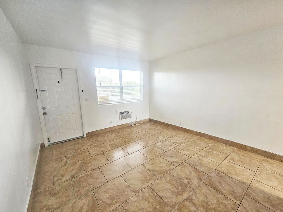 2915 Broadway - Photo 6 of 19