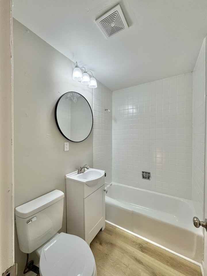 510 Holladay Drive - Photo 2 of 15