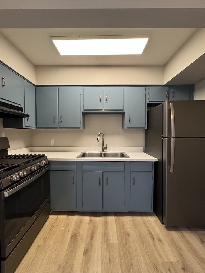 510 Holladay Drive - Photo 4 of 15