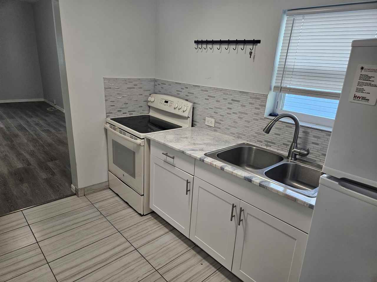 306 Turner Street - Photo 4 of 29