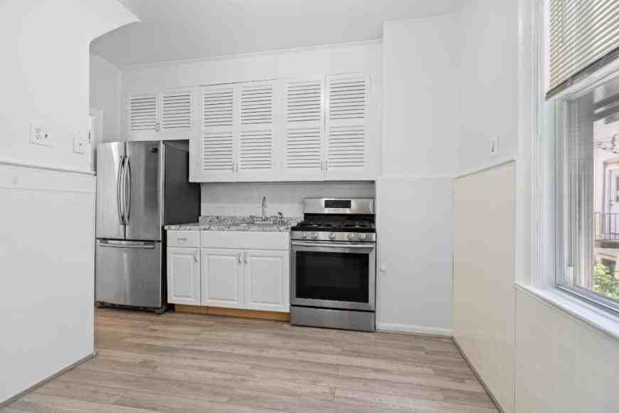 130R W End Ave - Photo 3 of 5