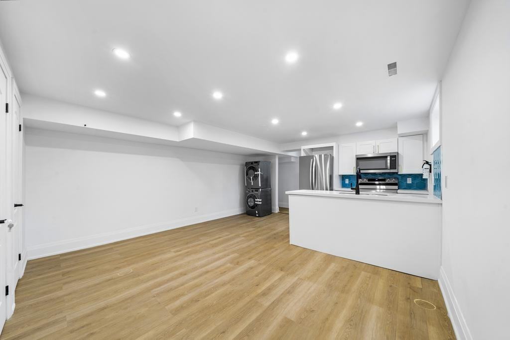 2294 Lake Shore Blvd W #1 - Photo 2 of 14