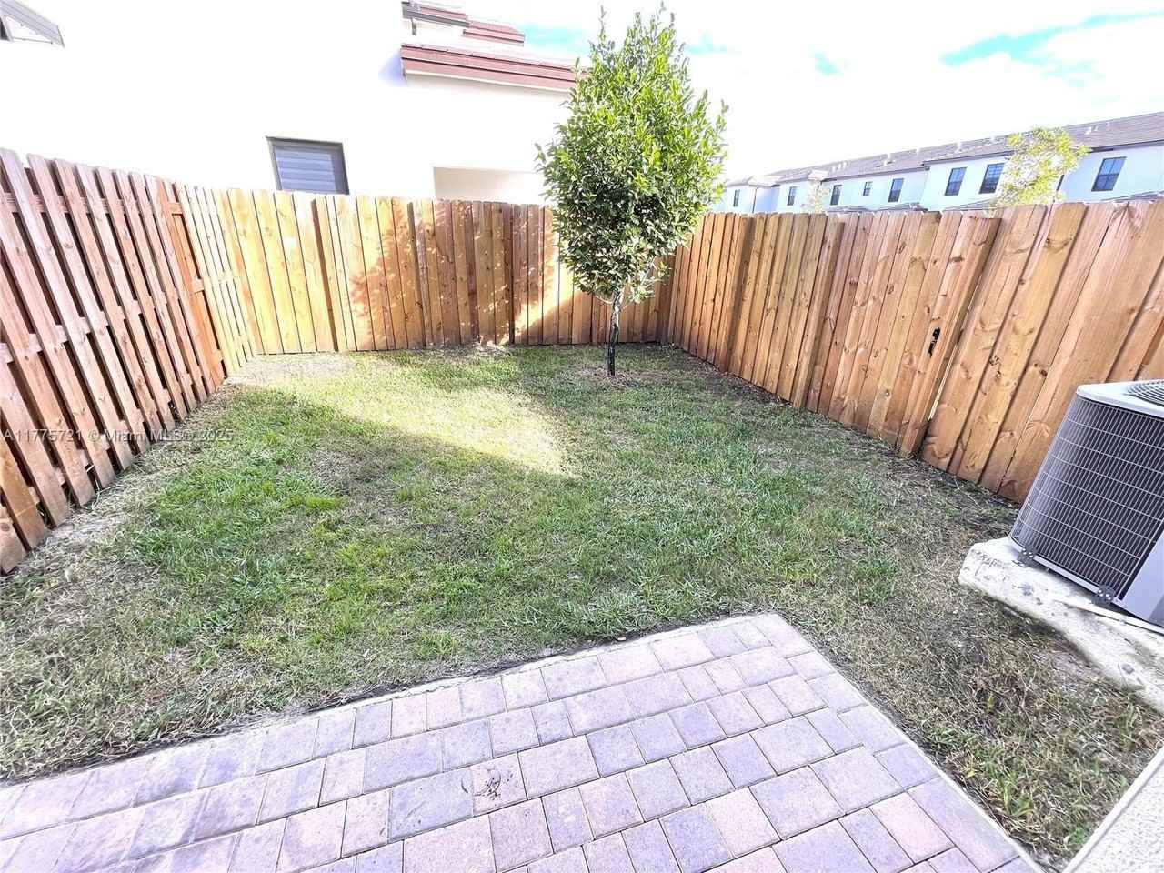 23079 Sw 129th Ave #23079 - Photo 2 of 31