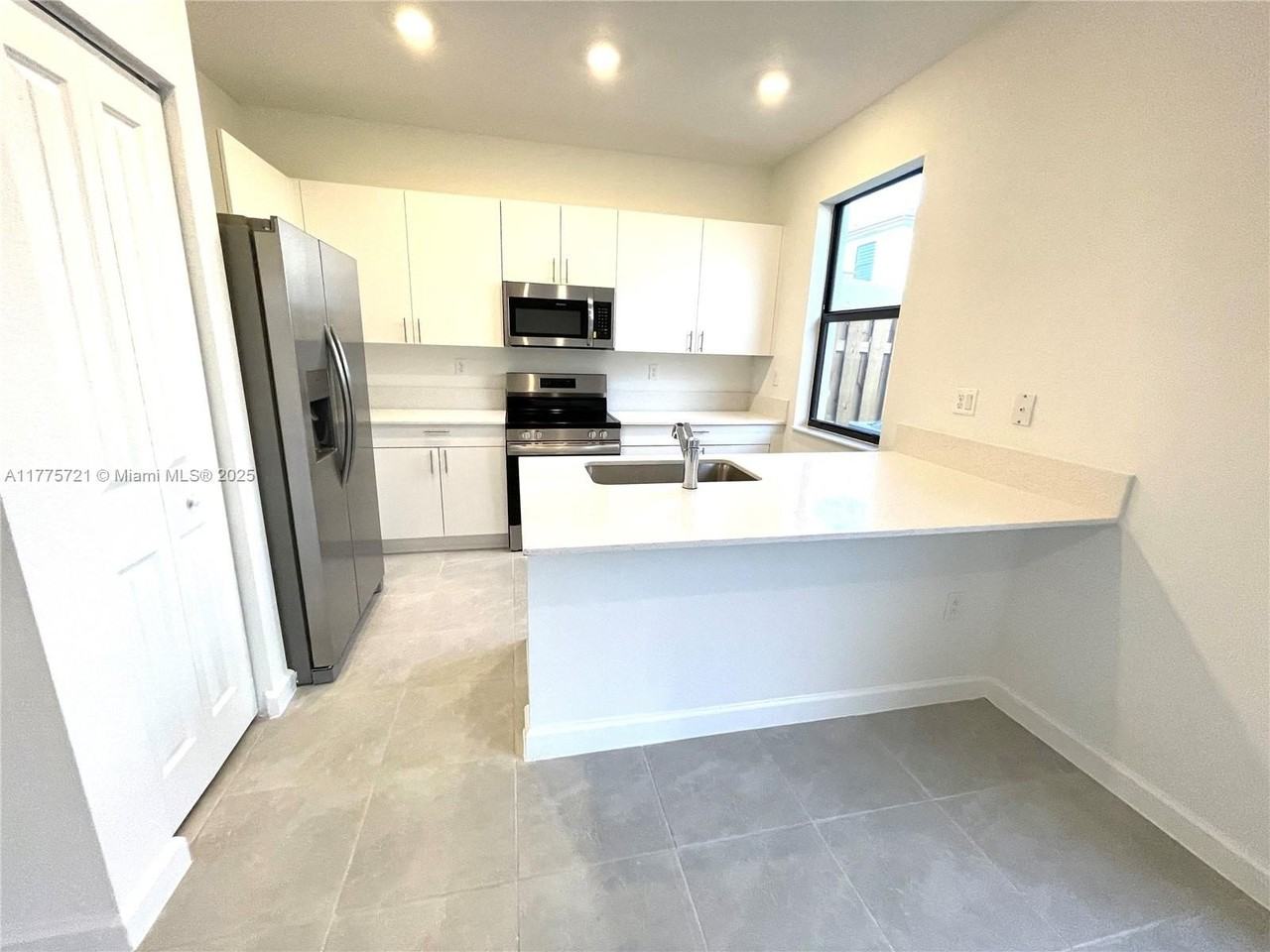 23079 Sw 129th Ave #23079 - Photo 6 of 31