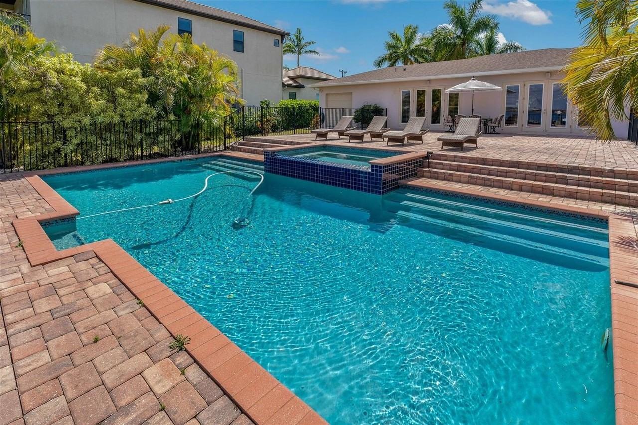 1104 Nancy Gamble Ln - Photo 5 of 50