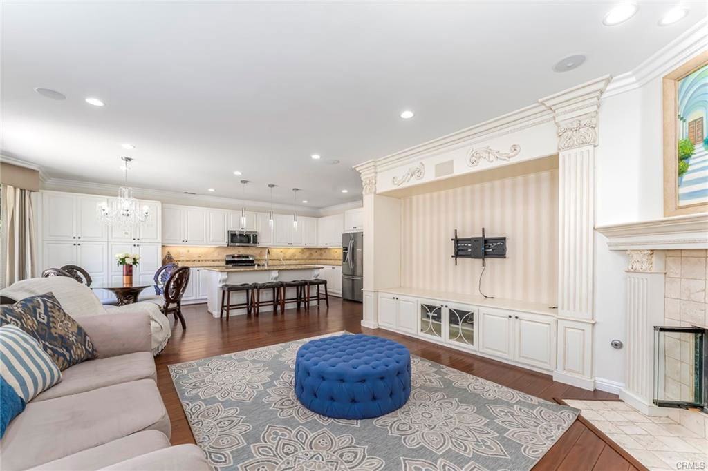 15 Pacific Crst - Photo 2 of 8