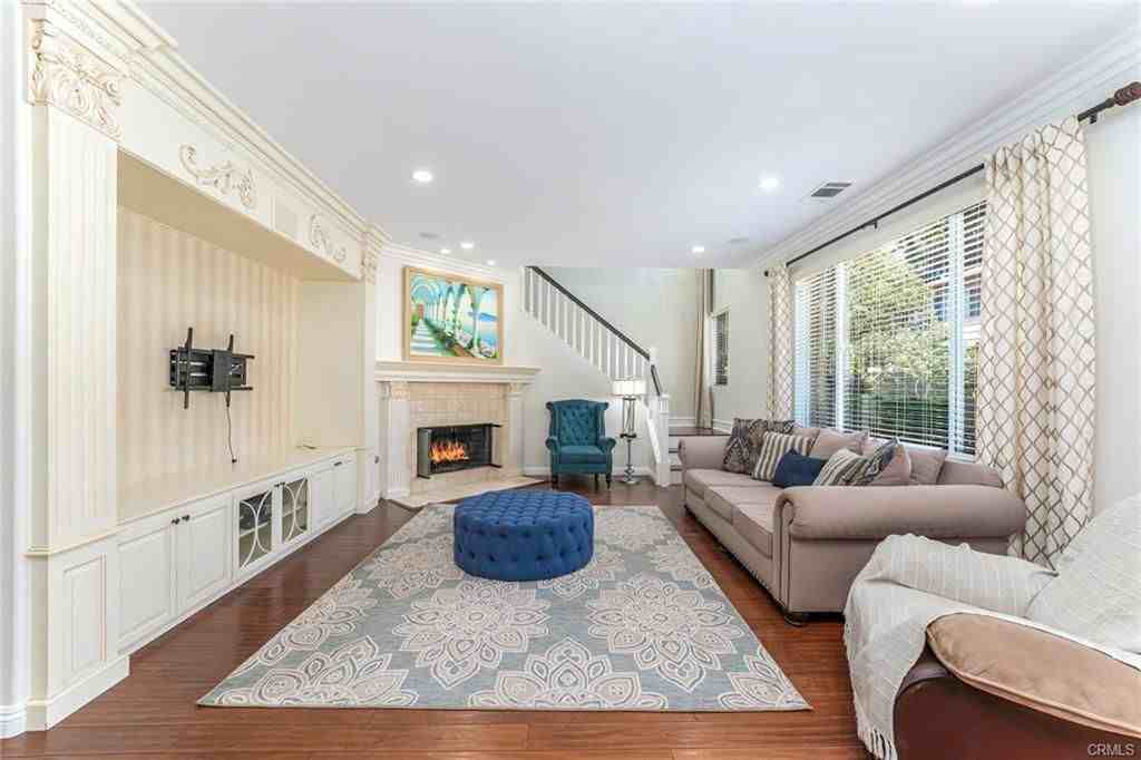 15 Pacific Crst - Photo 3 of 8