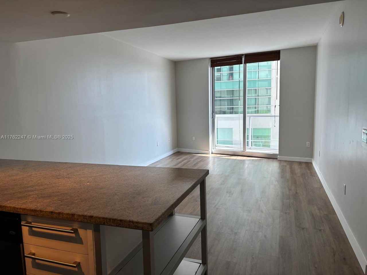 185 Sw 7th St #1410 - Photo 3 of 8