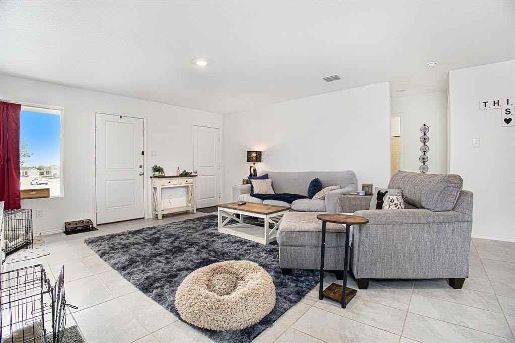 3624 Bluebird Ln - Photo 4 of 26