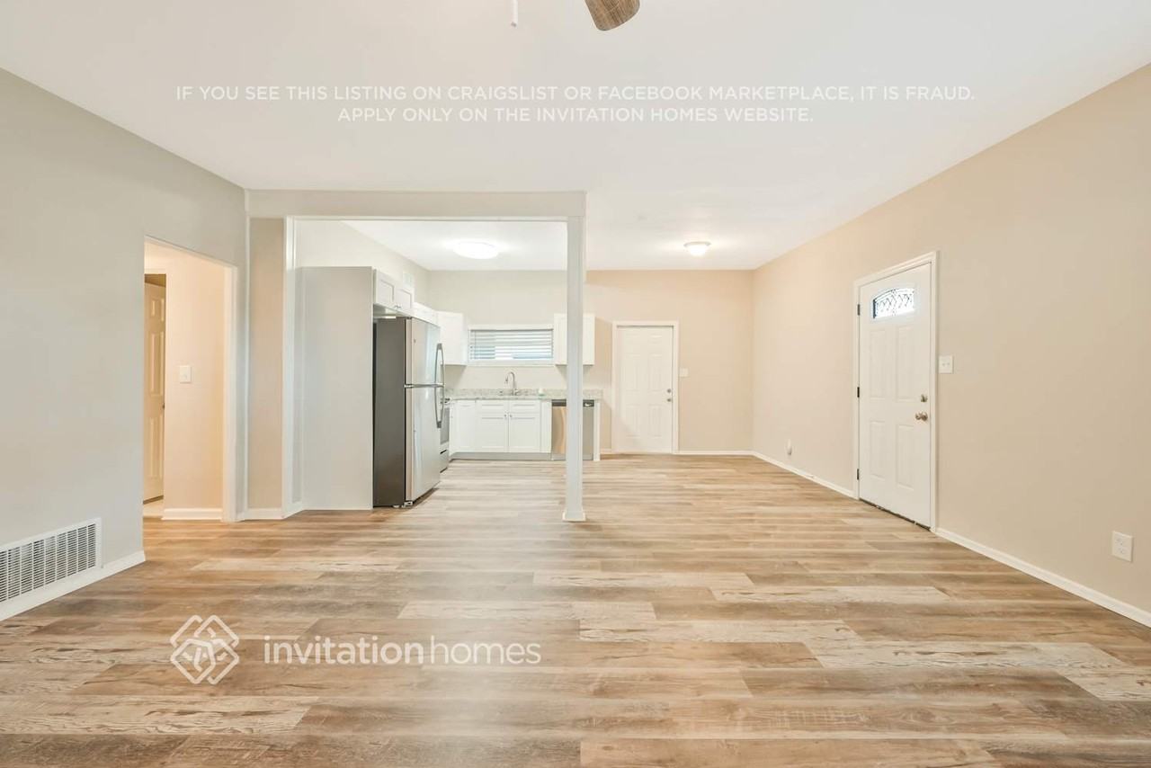 4805 Basswood Ln - Photo 4 of 24
