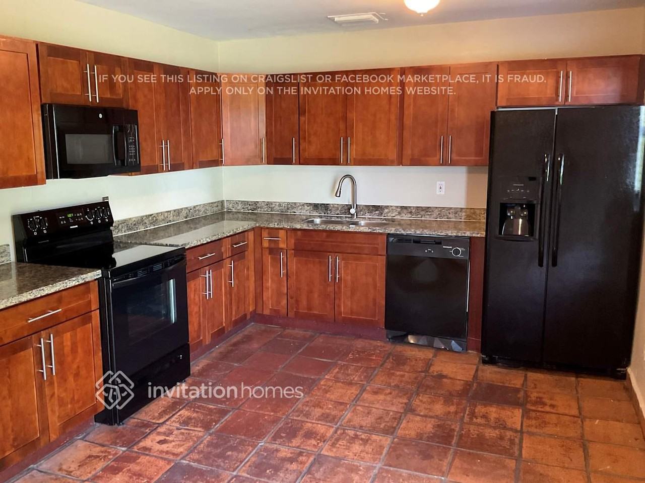 12420 Sw 187th St - Photo 5 of 12