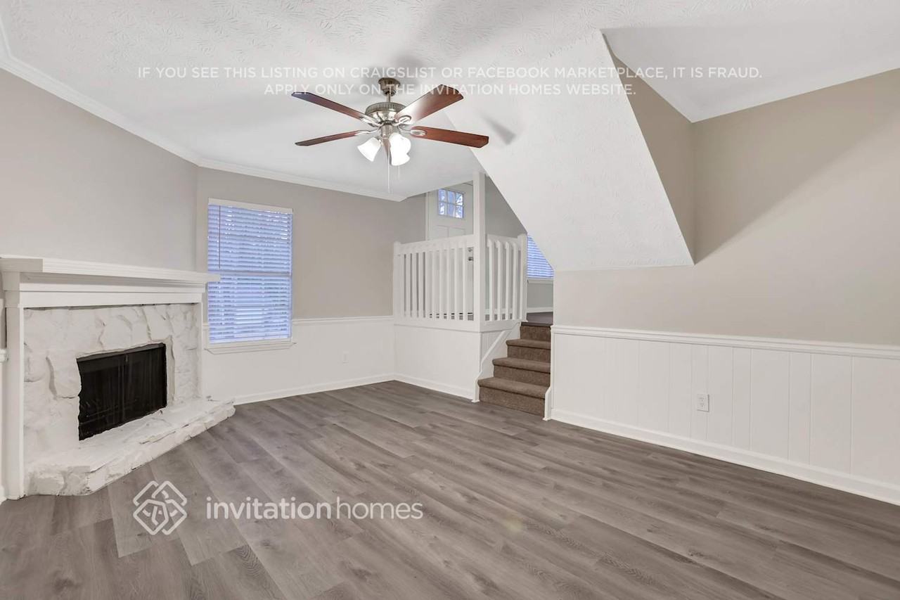 417 Maid Marion Ln - Photo 2 of 12