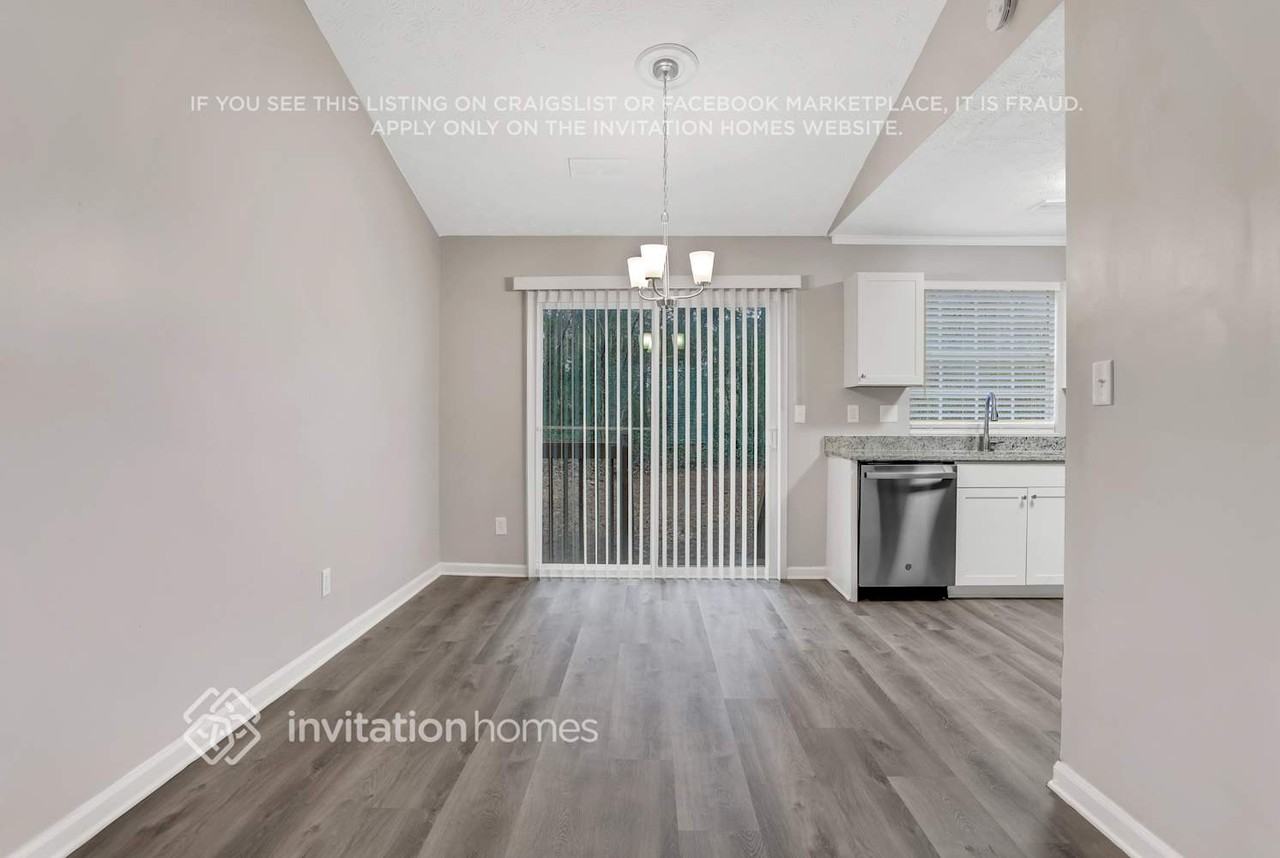 417 Maid Marion Ln - Photo 4 of 12