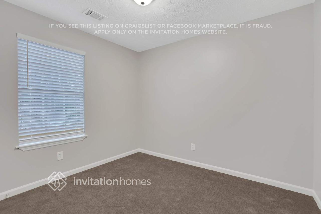 417 Maid Marion Ln - Photo 5 of 12