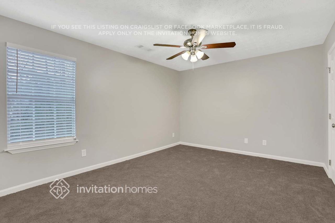 417 Maid Marion Ln - Photo 7 of 12