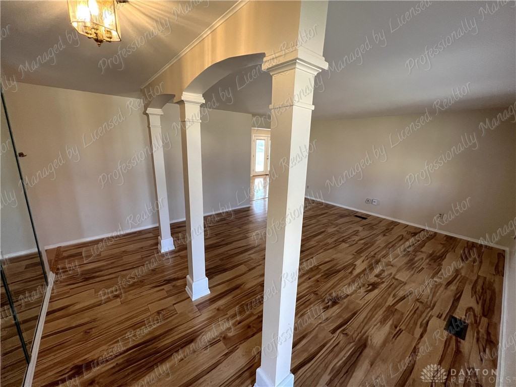 1103 Robinette Ave - Photo 3 of 27