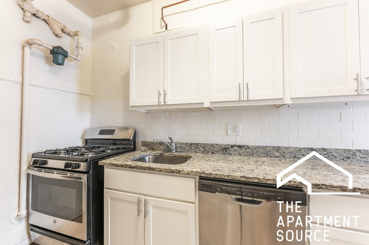 520 W Cornelia Ave #G - Photo 2 of 11