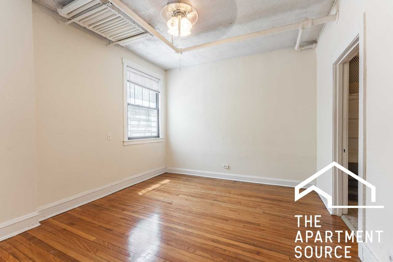 520 W Cornelia Ave #G - Photo 3 of 11