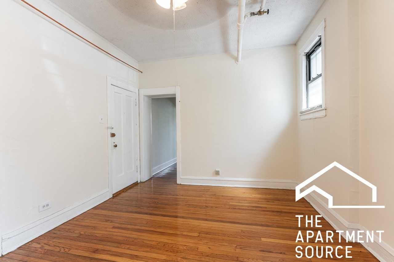 520 W Cornelia Ave #G - Photo 4 of 11