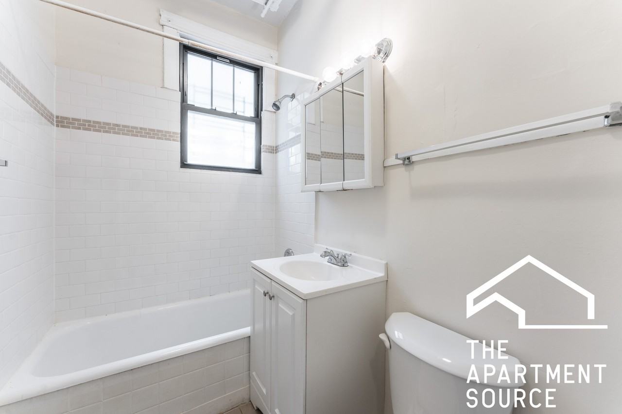 520 W Cornelia Ave #G - Photo 7 of 11