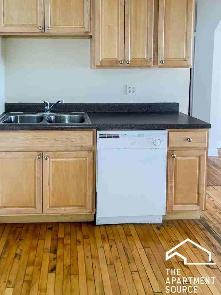 857 W Cornelia Ave #1N - Photo 2 of 13