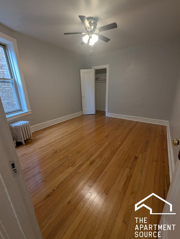 3438 W Foster Ave #1S - Photo 4 of 15