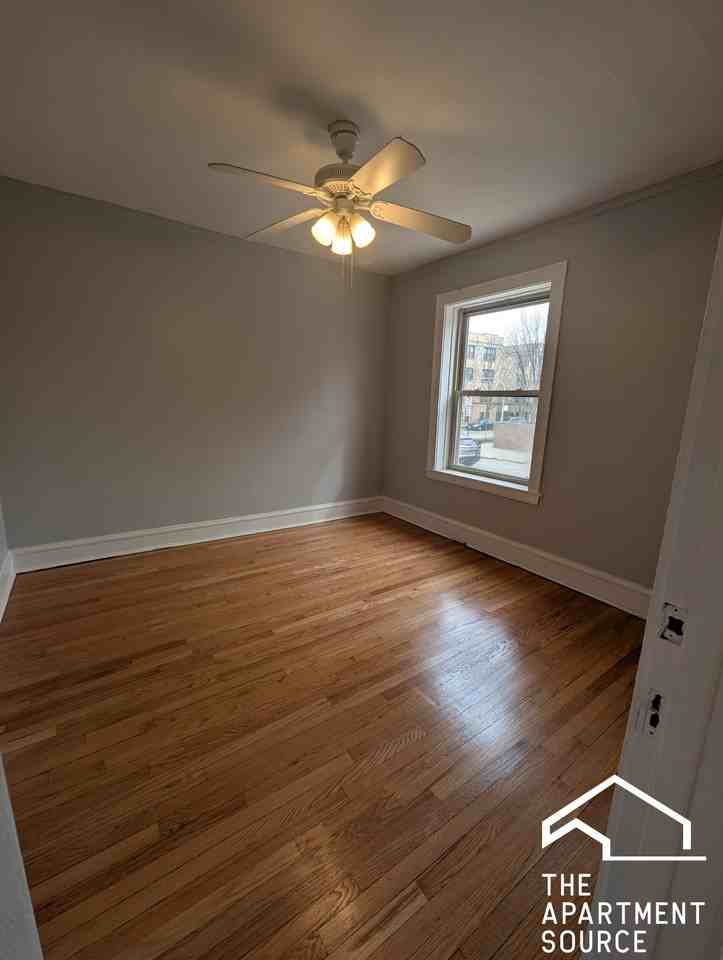 3438 W Foster Ave #1S - Photo 5 of 15