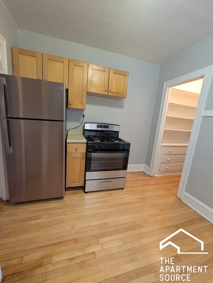 3438 W Foster Ave #1S - Photo 7 of 15