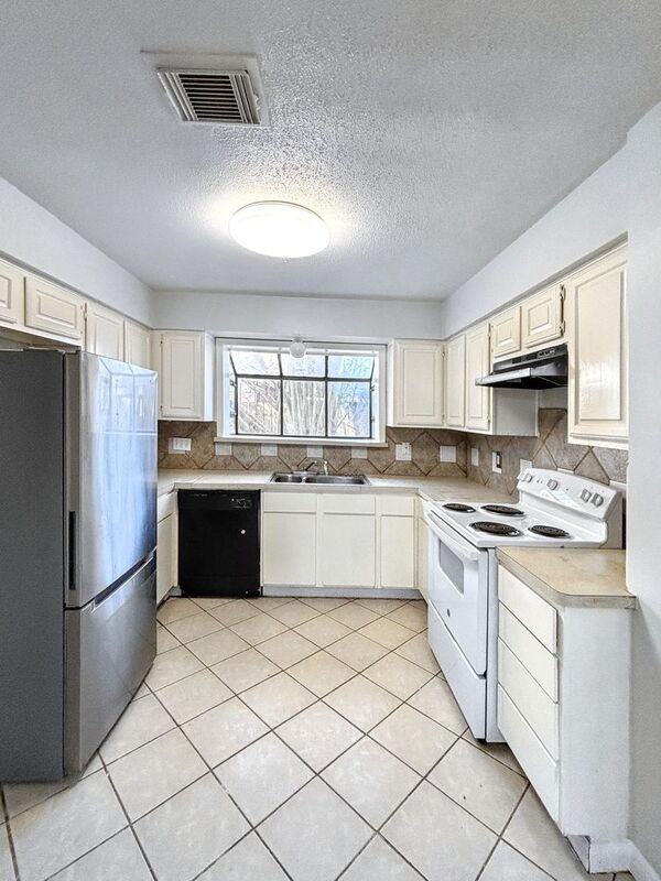 16230 Pasadero Dr - Photo 3 of 18